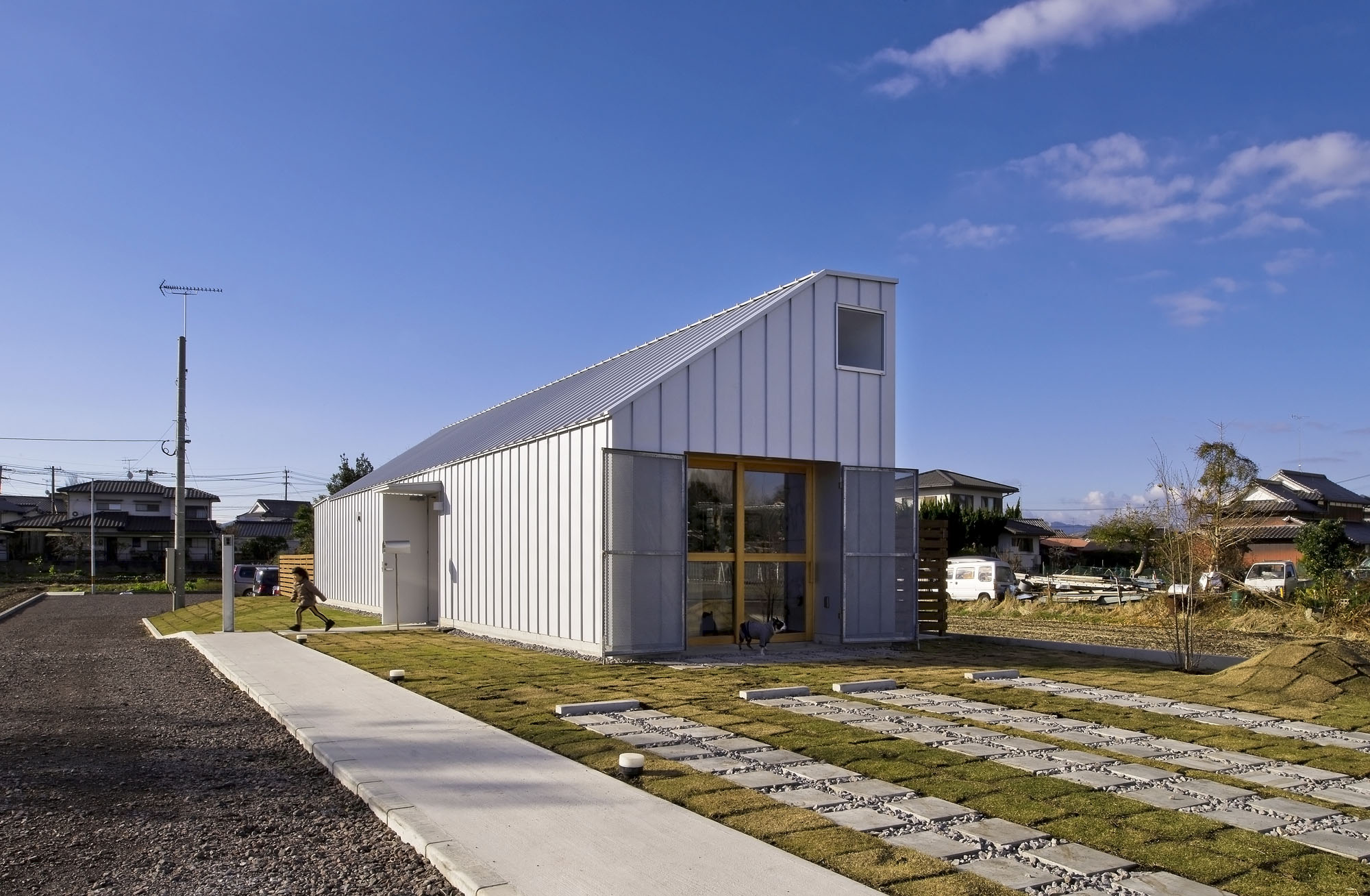 “dogsalon” residence and a modest organization area “dogsalon” residence and a modest organization area